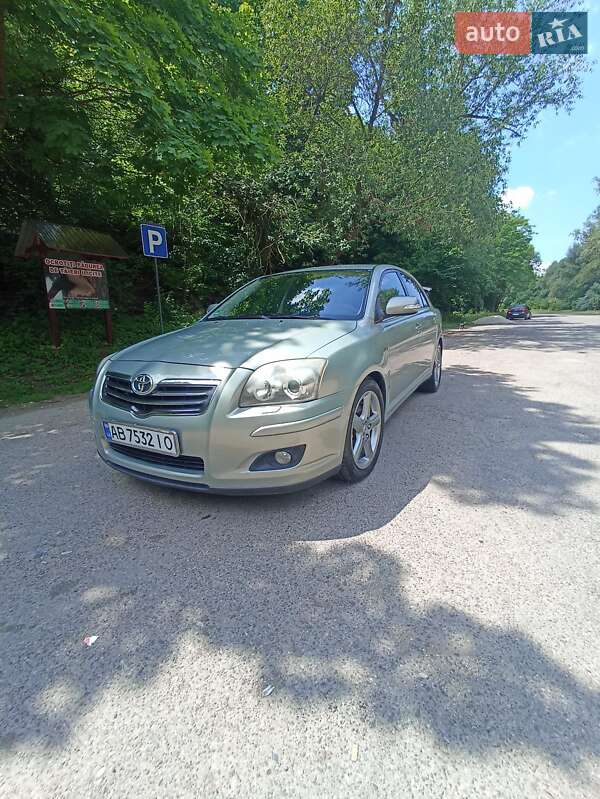 Седан Toyota Avensis 2007 в Могилев-Подольске