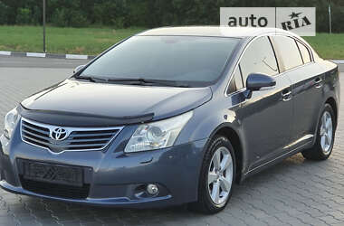 Седан Toyota Avensis 2010 в Жовтих Водах