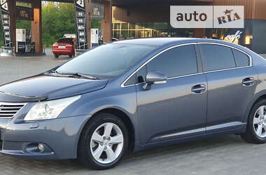 Седан Toyota Avensis 2010 в Жовтих Водах