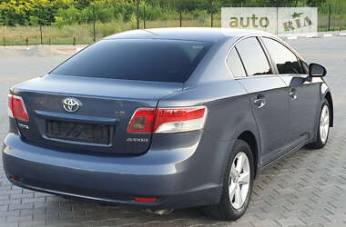 Седан Toyota Avensis 2010 в Жовтих Водах