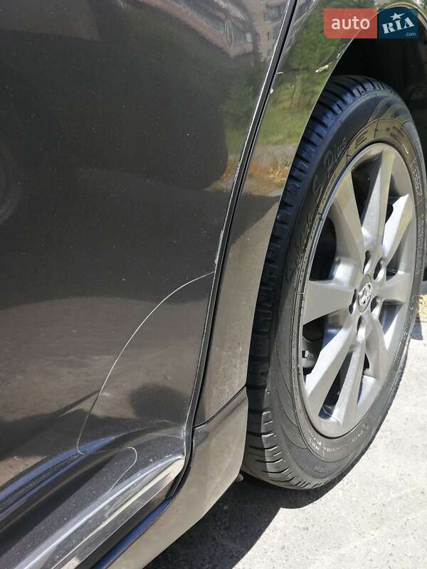 Седан Toyota Avensis 2008 в Киеве