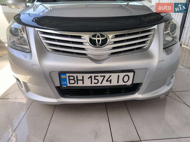 Toyota Avensis 2010