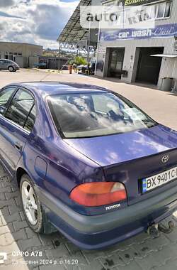 Седан Toyota Avensis 1999 в Хмельницком