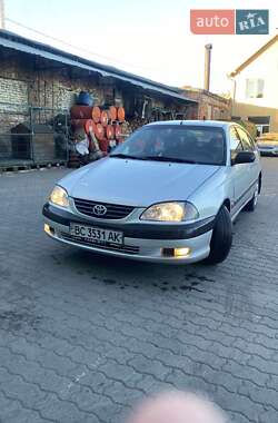 Седан Toyota Avensis 2002 в Львове