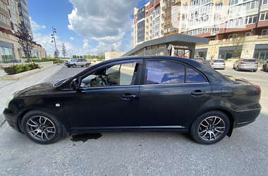 Седан Toyota Avensis 2004 в Умані