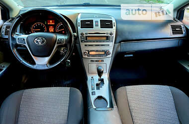 Седан Toyota Avensis 2011 в Киеве