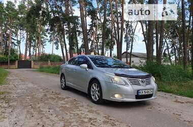 Седан Toyota Avensis 2012 в Чернигове