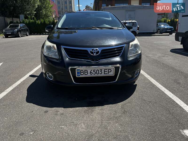 Седан Toyota Avensis 2008 в Киеве