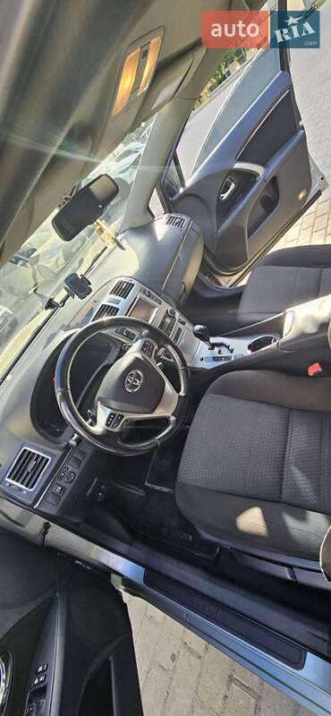 Седан Toyota Avensis 2012 в Харкові