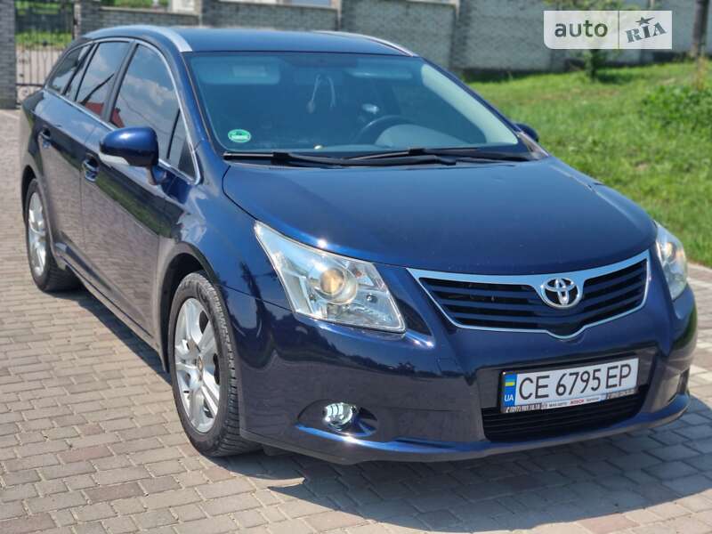 Универсал Toyota Avensis 2011 в Черновцах
