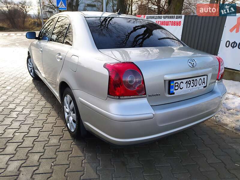 Седан Toyota Avensis 2007 в Львові