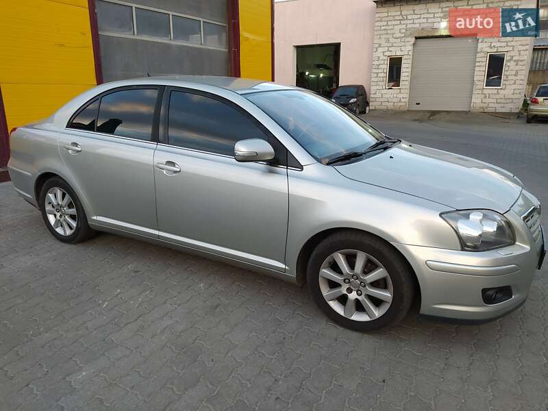 Седан Toyota Avensis 2007 в Львові