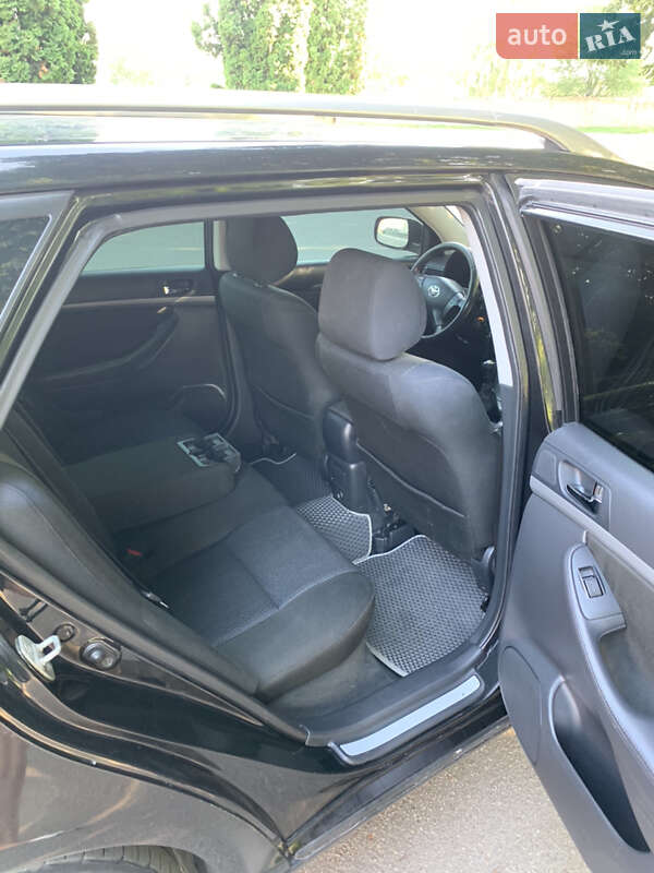 Універсал Toyota Avensis 2007 в Хмільнику
