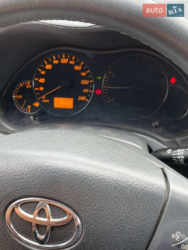 Универсал Toyota Avensis 2004 в Жмеринке