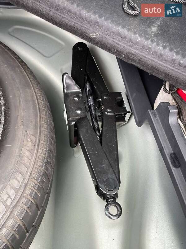 Универсал Toyota Avensis 2004 в Жмеринке