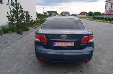 Седан Toyota Avensis 2010 в Луцьку