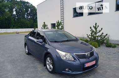 Седан Toyota Avensis 2010 в Луцьку