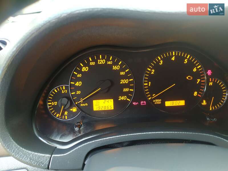 Седан Toyota Avensis 2004 в Львове фото 10 Седан Toyota Avensis 2004 в Львове