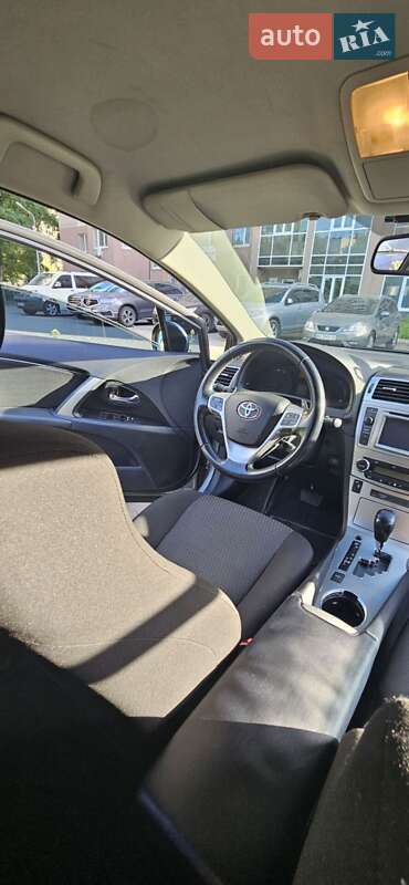 Седан Toyota Avensis 2012 в Харкові