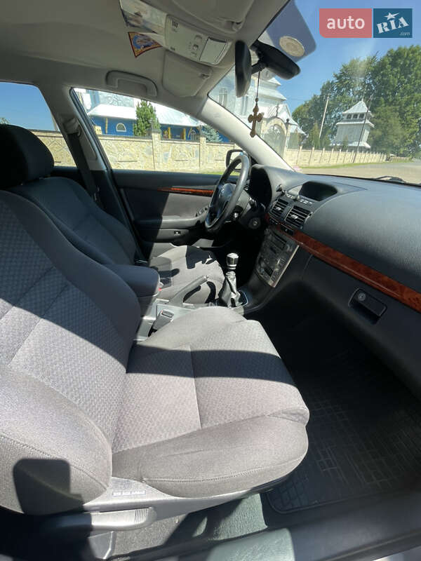 Универсал Toyota Avensis 2006 в Делятине
