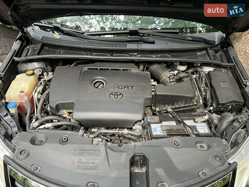 Универсал Toyota Avensis 2014 в Виннице