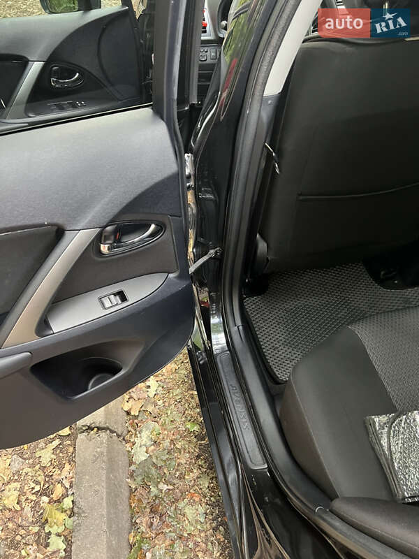 Универсал Toyota Avensis 2014 в Виннице