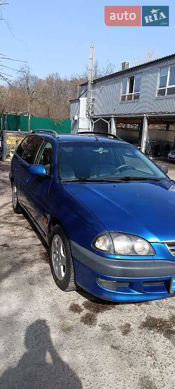 Универсал Toyota Avensis 1998 в Киеве