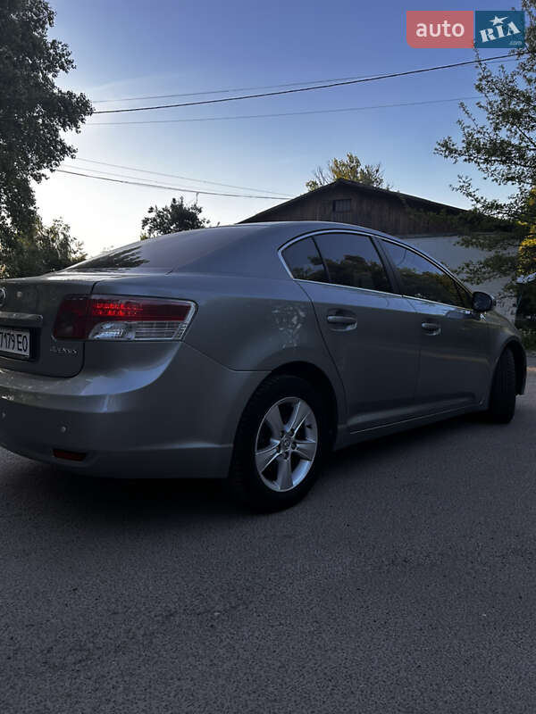 Седан Toyota Avensis 2011 в Василькове