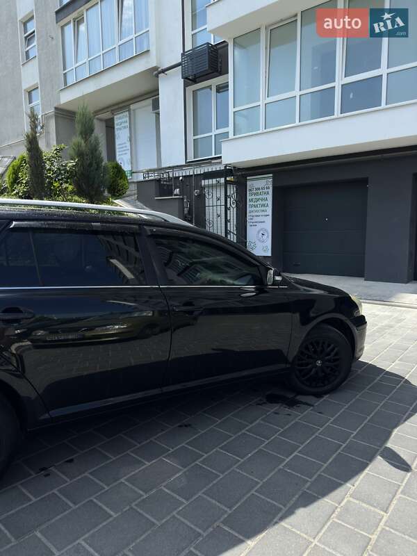 Універсал Toyota Avensis 2008 в Трускавці