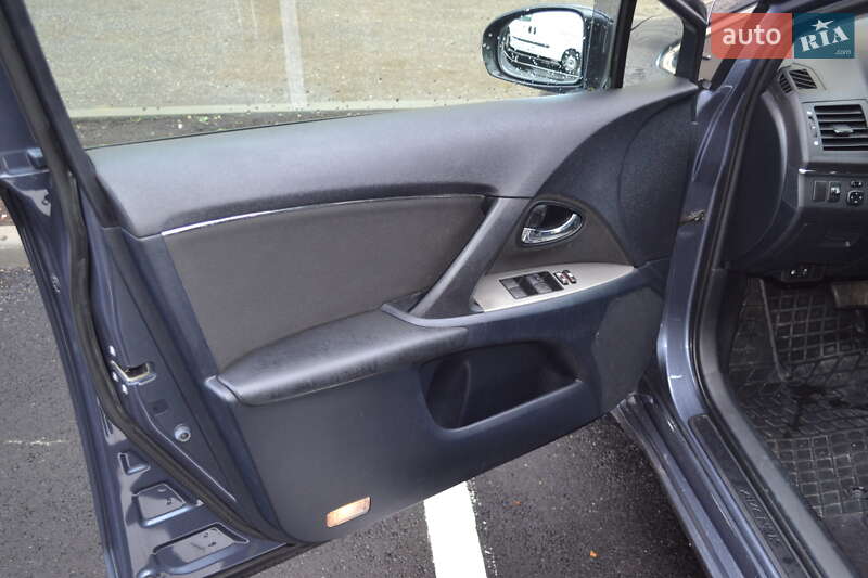 Универсал Toyota Avensis 2011 в Житомире