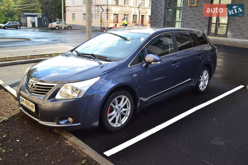 Универсал Toyota Avensis 2011 в Житомире
