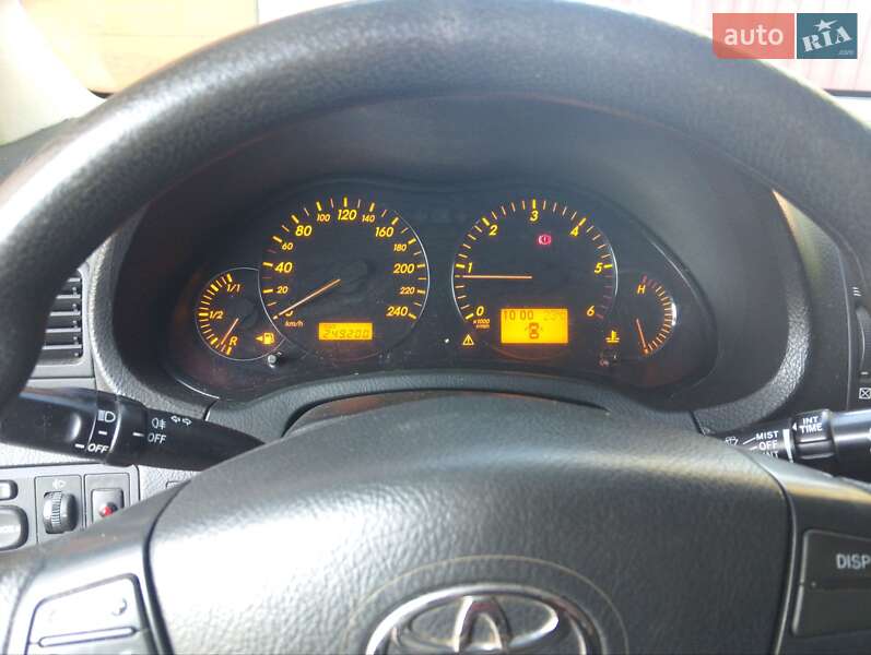 Седан Toyota Avensis 2008 в Львові