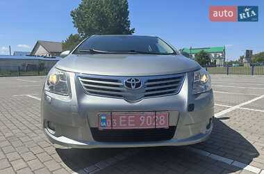 Универсал Toyota Avensis 2010 в Нововолынске