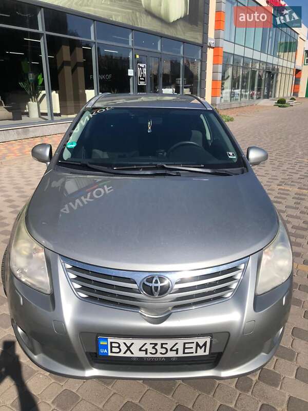 Toyota Avensis 2011