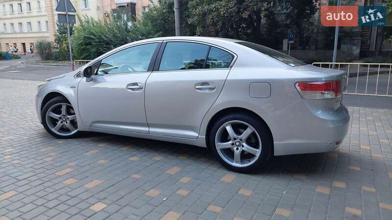 Седан Toyota Avensis 2009 в Одесі