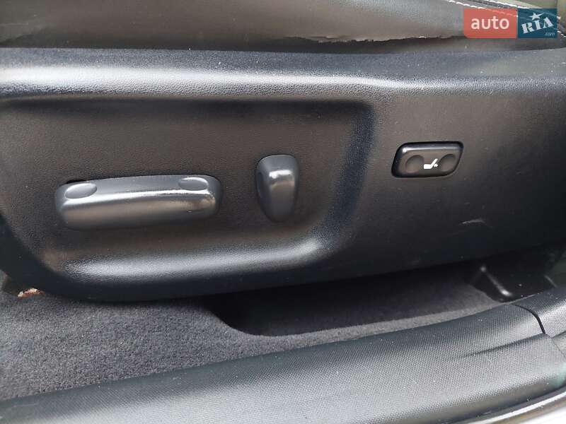 Седан Toyota Avensis 2009 в Одесі