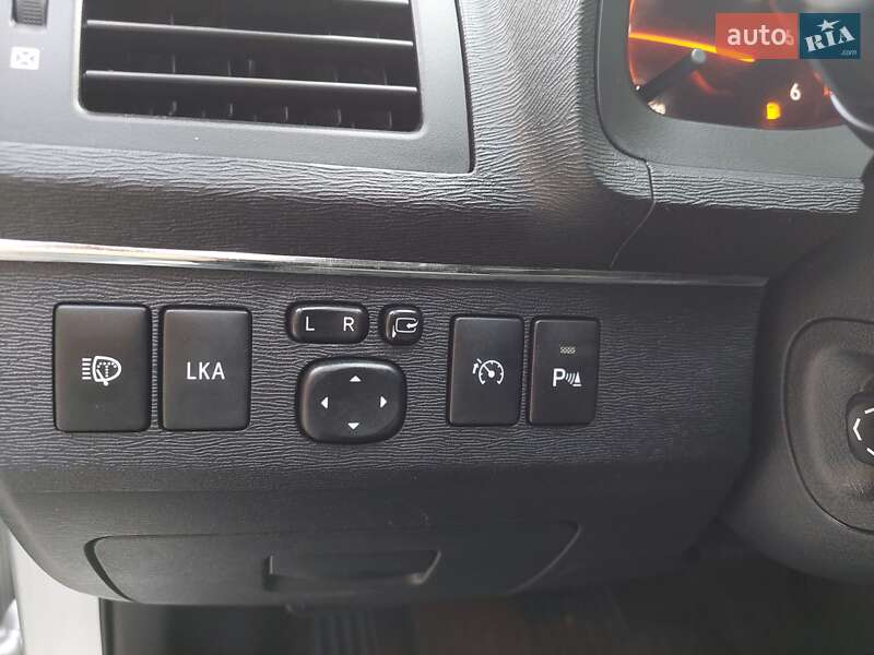 Седан Toyota Avensis 2009 в Одесі