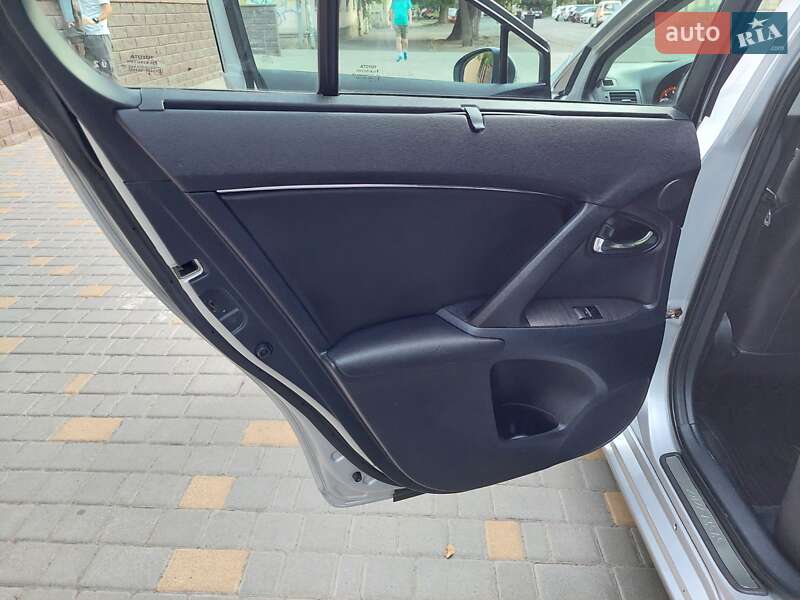 Седан Toyota Avensis 2009 в Одесі