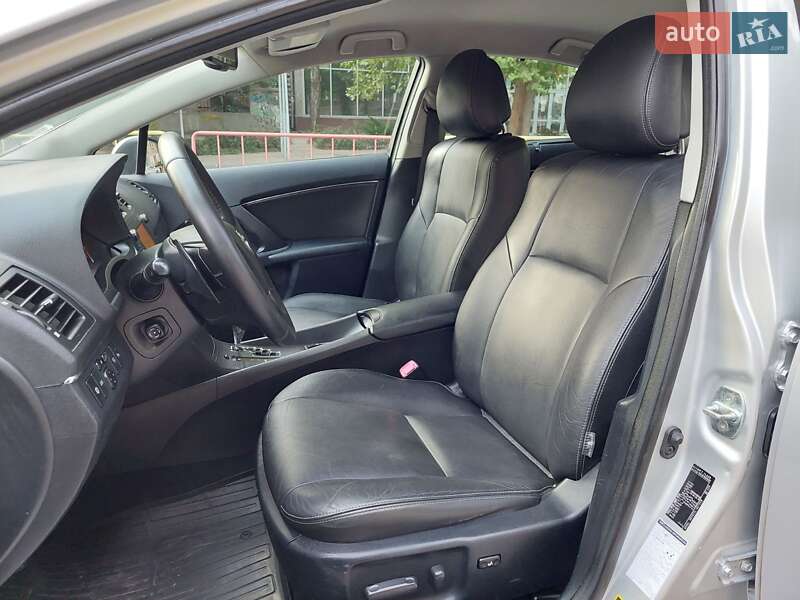 Седан Toyota Avensis 2009 в Одесі