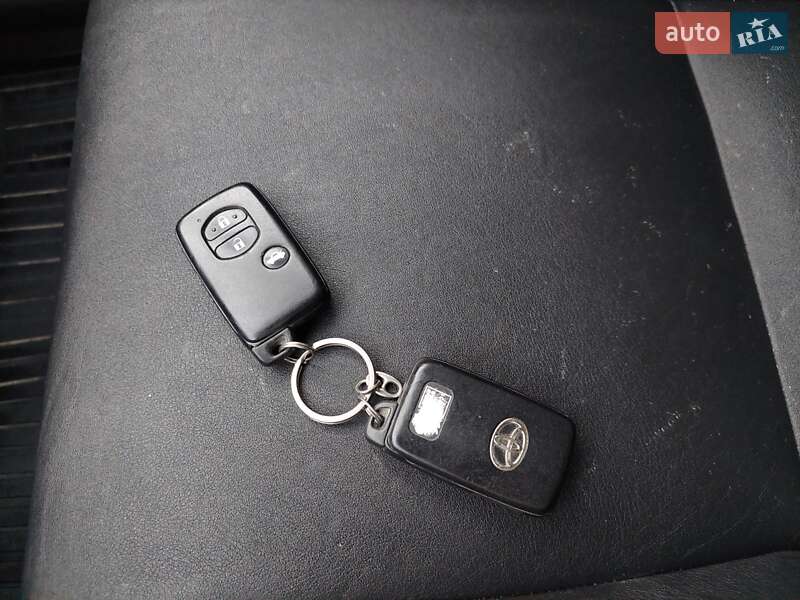 Седан Toyota Avensis 2009 в Одесі