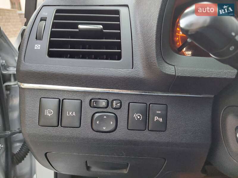 Седан Toyota Avensis 2009 в Одесі