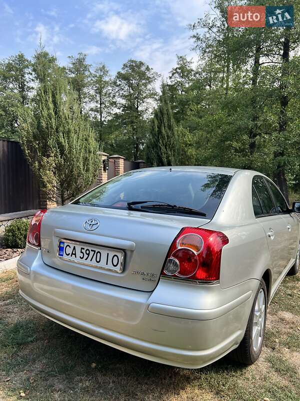 Седан Toyota Avensis 2007 в Виннице