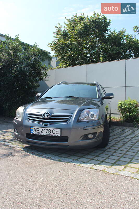 Универсал Toyota Avensis 2008 в Киеве