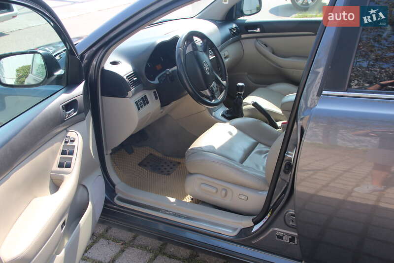 Универсал Toyota Avensis 2008 в Киеве