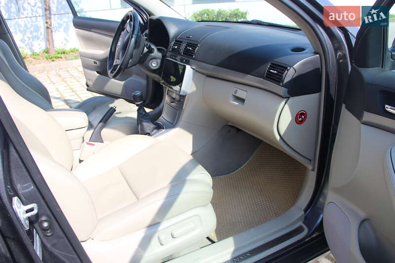 Универсал Toyota Avensis 2008 в Киеве