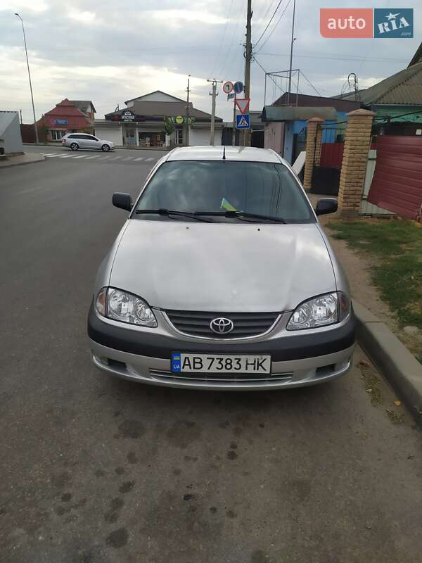 Седан Toyota Avensis 2001 в Немирові