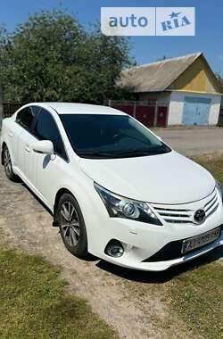 Седан Toyota Avensis 2012 в Києві