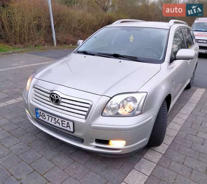Универсал Toyota Avensis 2004 в Виноградове