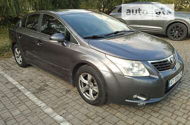 Седан Toyota Avensis 2010 в Ивано-Франковске