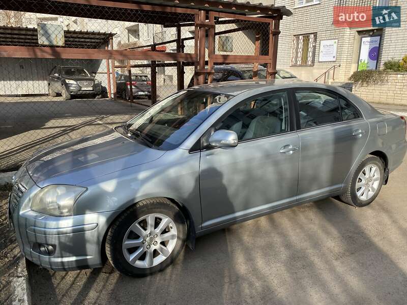 Седан Toyota Avensis 2008 в Днепре